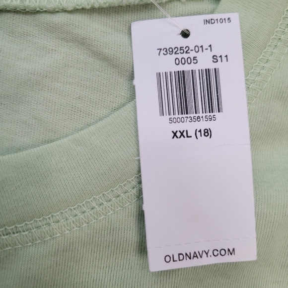 Old Navy Vintage Vibes "Treat her Right" Long Sleeve Cropped Tee - Picture 8 of 13